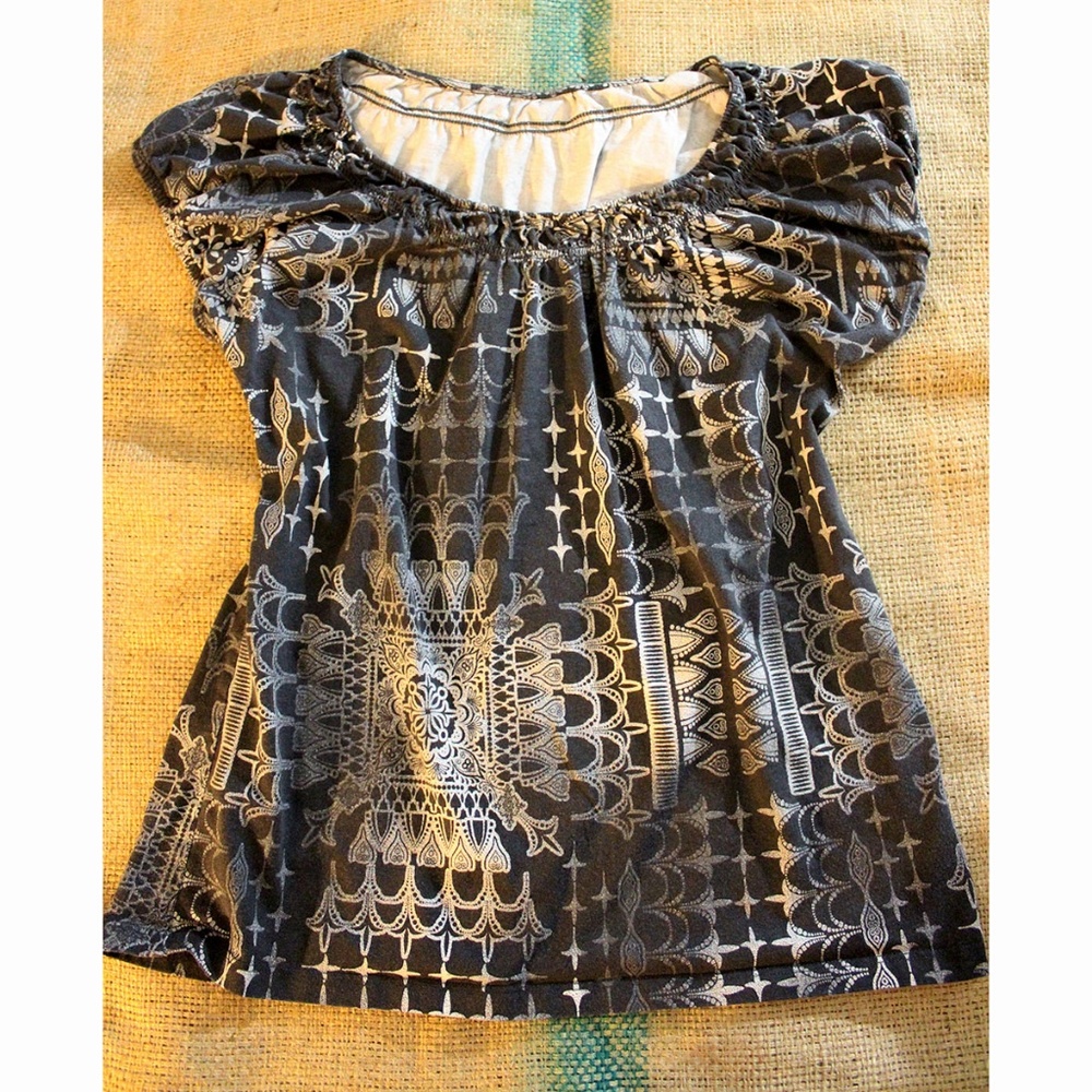 Lovely Fleur de lis Print  Silver Sheen Blouse WOW